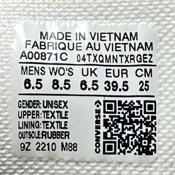 Converse Chuck Taylor All Star Lugged Hi-Top 2.0 Shoes in All White Canvas - Picture 9 of 11